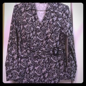 Wrap top with brooch Sz S